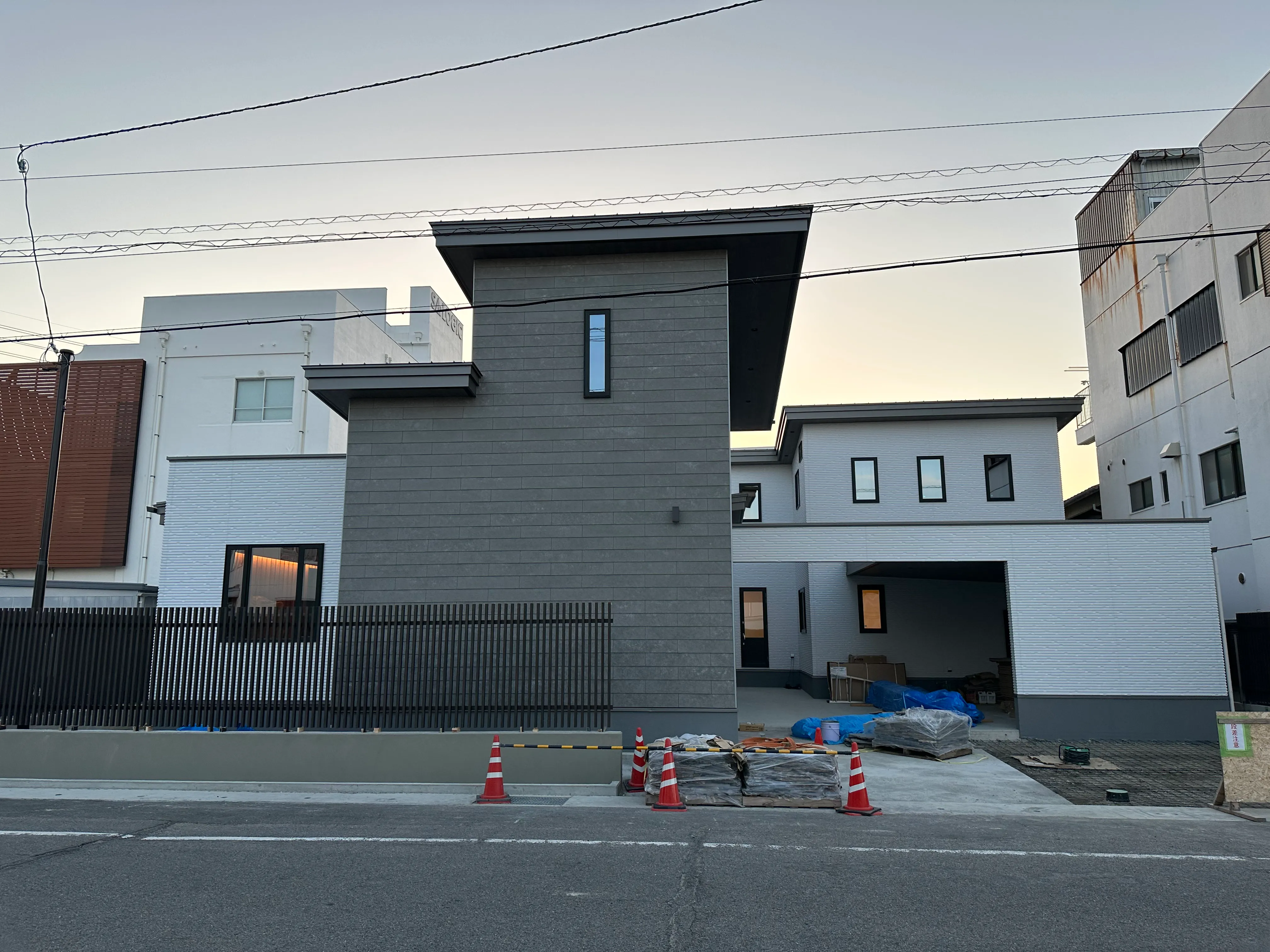 K邸